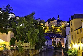 L'Alzette et le Grund, la nuit.