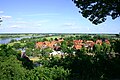 Deutsch: Blick vom Weinberg auf die Altstadt von Hitzacker (Elbe). English: View of the old town of Hitzacker (Elbe) in Lower Saxony, Germany.