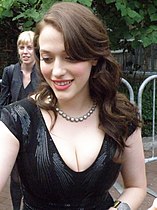 Max Black (Kat Dennings)