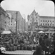 Hauptmarkt mit altem Rathaus, 1906