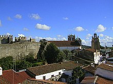 Castle walls Serpa.JPG