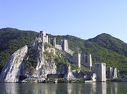 Fortezza di Golubac all'ingresso delle gole del Danubio