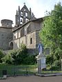 L'église, la Vierge et la tour du château