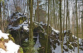 Halsgraben und Vorburgfelsen von Norden gesehen