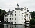 Schloss Borbeck mit Wassergraben, Ansicht von Osten