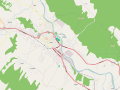 Mapa konturowa Sanoka, w centrum znajduje się punkt z opisem „Kamienica przy ulicy Jagiellońskiej 48 w Sanoku”