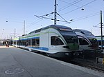 Stadler Flirt-motorvagnståg vid Helsingfors centralstation, startklart mot Helsingfors-Vanda flygplats