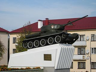 Танк Т-34 в центре