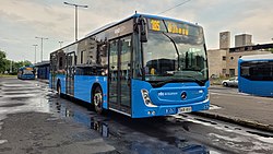 185-ös busz Kőbánya alsó vasútállomáson