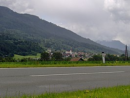 Blik op Flaurling vanuit Unterpettnau