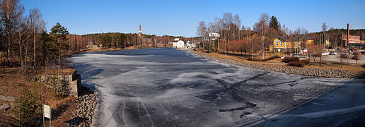 パイエンネ湖北端に位置するヴァーヤコスキ運河