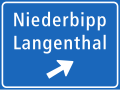 File:CH-Hinweissignal-Wegweiser bei Anschlüssen.svg