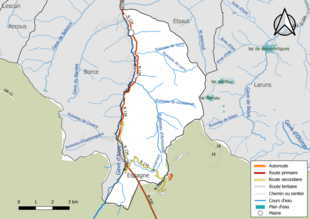 Carte en couleur présentant le réseau hydrographique de la commune