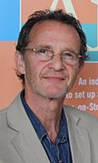 Anton Lesser interprète Qyburn.