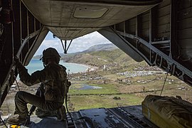 Blick auf Les Anglais aus einem Hubschrauber der US Navy nach dem Hurrikan Matthew (2016)