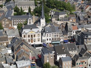 Photo de la grand-place de la ville de Huy