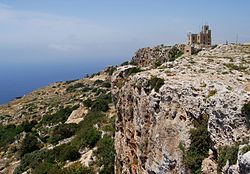 Ta' Dmejrek, nejvyšší bod Dingli Cliffs i Malty