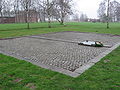 English: Slab in the german KZ Neuengamme that marks the place of the former crematorium. Deutsch: Steinplatte am Ort des früheren Krematoriums.