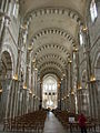 Interior de la basílica