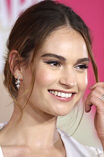 Lily James bei der Premiere des Films Baby Driver (2017)