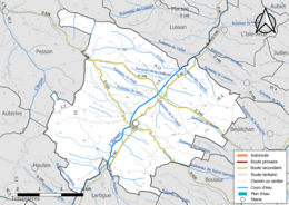 Carte en couleur présentant le réseau hydrographique de la commune