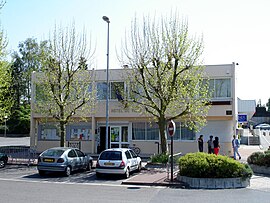 The town hall of Puiseux-en-France