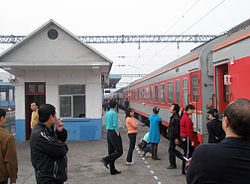 西平駅のホーム