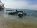 Fischerboote am Strand von Biacou