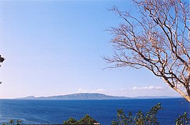 Verde Island Passage gezien van Puerto Galera, Mindoro met op de achtergrond het eiland Maricaban