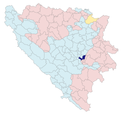 Bosnia an Herzegovina surroondin Sarajevo (daurk green, centre)