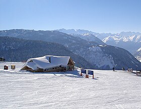 Vue aérienne de la station.