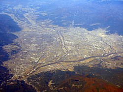 甲府都市圏一帯（甲府盆地）の航空写真