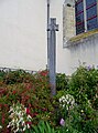 Croix monolithique près de l'église paroissiale Notre-Dame.