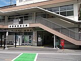 旧駅舎入口（1階・改札、2階・待合室）（2012年8月）