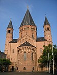 Catedral de Maguncia vista desde el este. La torre central es obra de Cuypers en 1875.