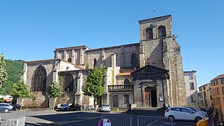 Photographie de l'église principale de Thiers.