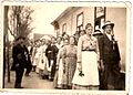 Un grup de șvabi germani în 1940, celebrând Kerwei sau chirvaiul (i.e. sărbătoarea hramului bisericii).[10]