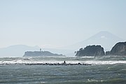 和賀江島と江ノ島、富士山