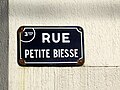 image:streetsign=https://upload.wikimedia.org/wikipedia/commons/8/87/Nantes_Petite_Biesse.jpg