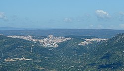 Pemandangan Nuoro dari Supramonte di Oliena