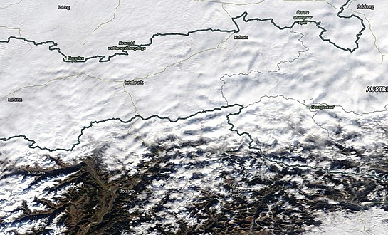 Terra MODIS Image, Austria and South Germany with clouds and snow. Satellitenbild mit Österreich und Süddeutschland während starkem Schneefall → deutschsprachiger Wikipedia-Artikel (German language). 7. Januar 2019