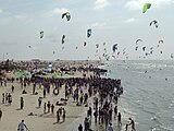 Besucherandrang beim Kitesurf World