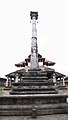 Manastambha en el Saavira Kambada Basadi en Mudbidri, Karnataka, India