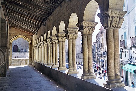 Iglesia de San Martín. Pórtico.