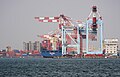 Das Containerschiff Hyundai Freedom in Kaohsiung