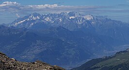 Het Mont Blancmassief gezien vanuit het noordoosten (vanaf de Wildstrubel in de Berner Alpen).