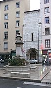 Façade de l'église Saint-Pierre.