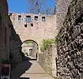 Deutsch: Burgweg zum Schloss Hohenbaden. English: The Old Castle in Baden-Baden, castle entrance. German Federal State Baden-Württemberg.