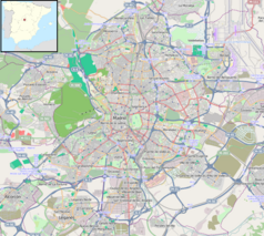 Mapa konturowa miasta Madrytu, w centrum znajduje się punkt z opisem „Hiszpańska Akademia Królewska”