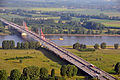 File:Flughafenbrücke Düsseldorf.jpg